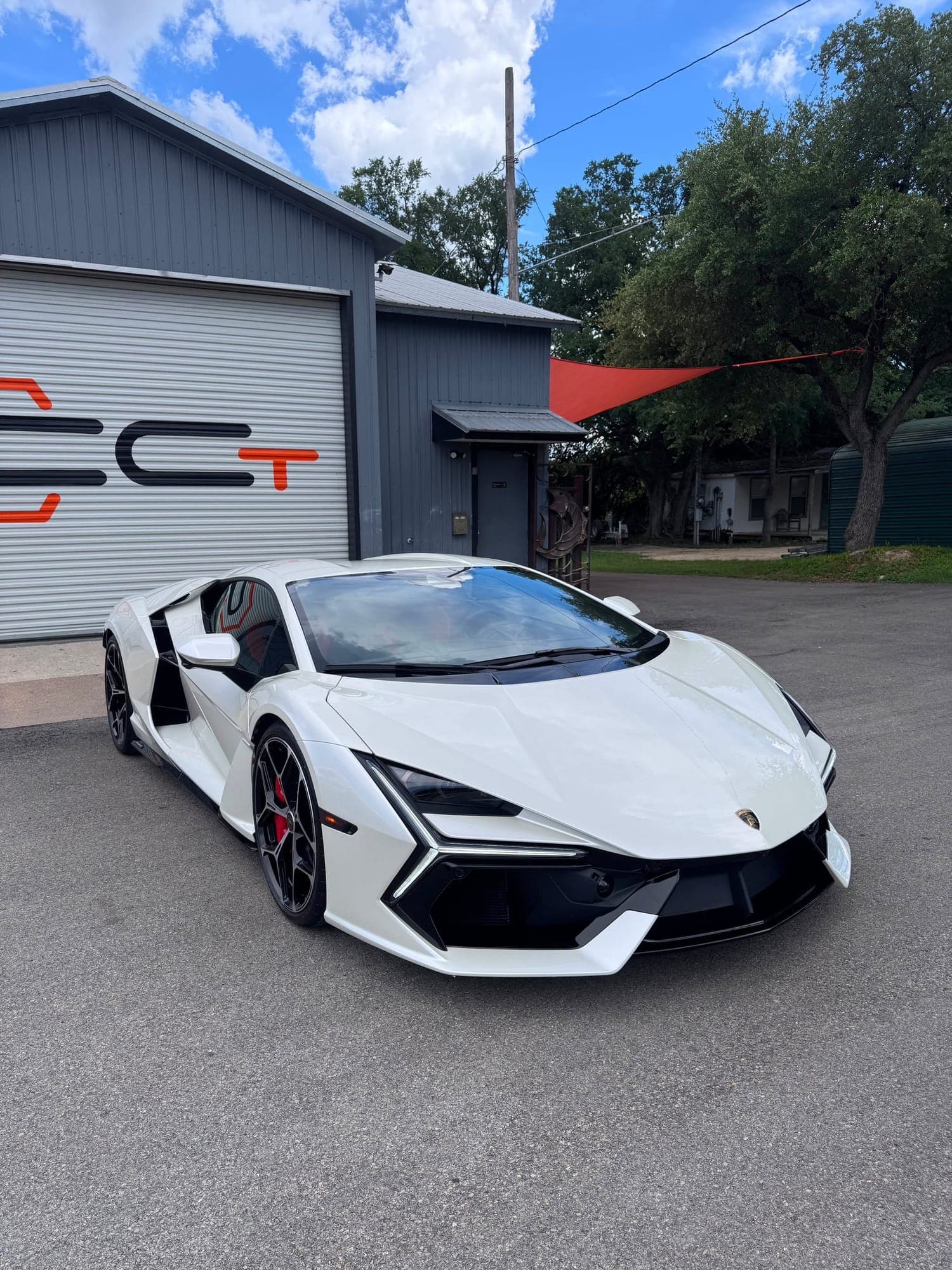 Ultimate HydroGloss 8.5mil on Lamborghini Revuelto