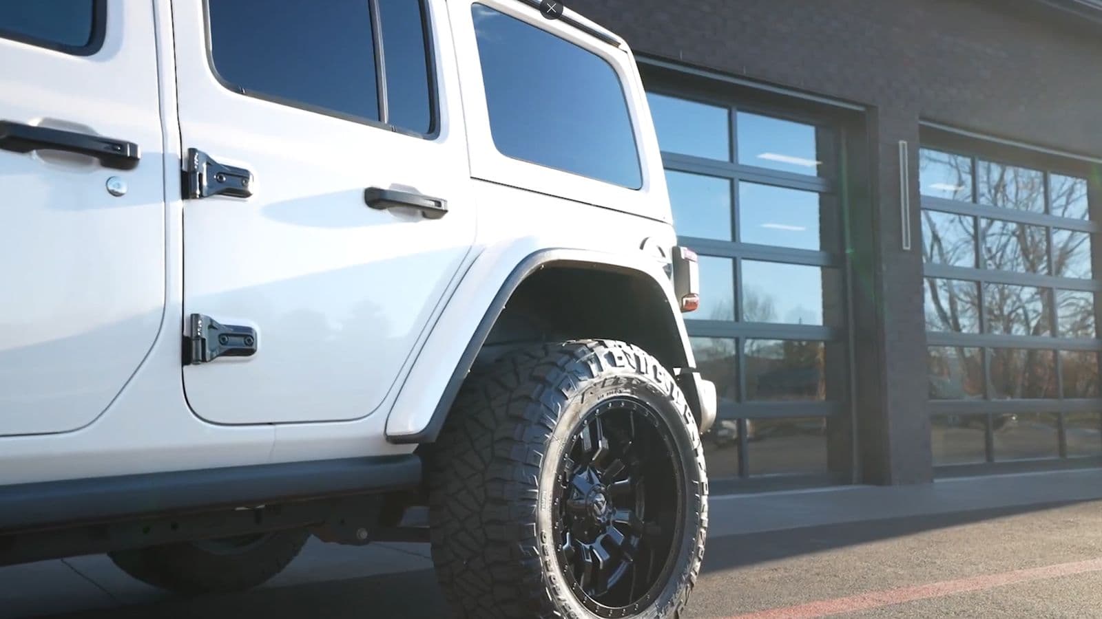 Metallic White on Jeep, Detail Driven