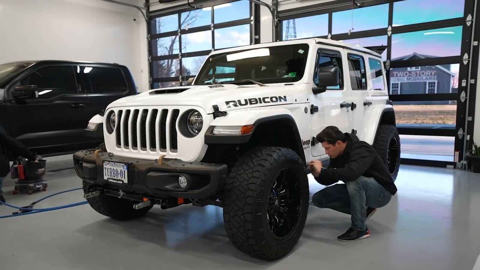 Metallic White on Jeep, Detail Driven