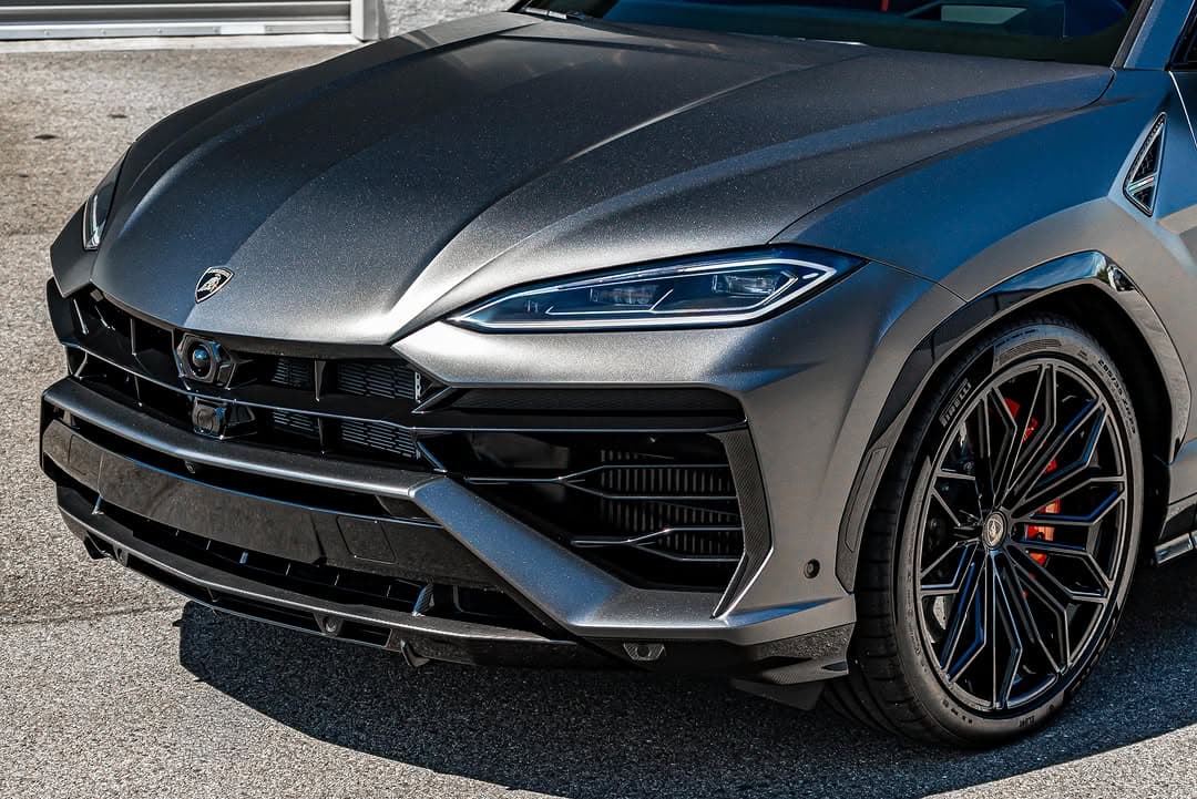 Satin Dark Gray Metallic V2 install on Lamborghini Urus photo 6