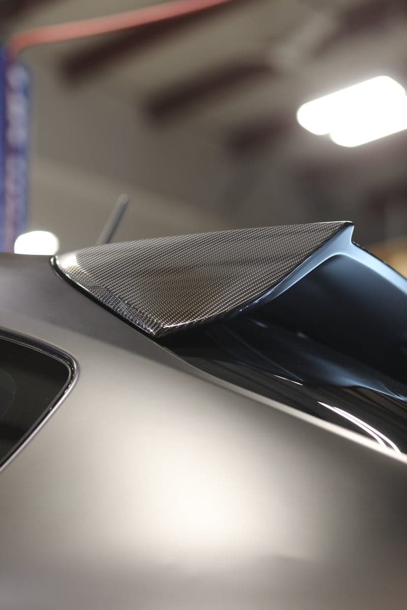 Gloss Carbon Fiber on a Featured Builds