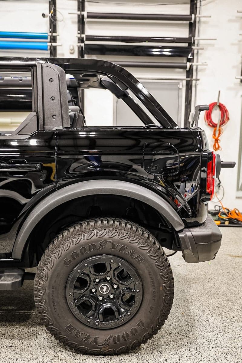 Gloss Perfect Black on Ford Bronco